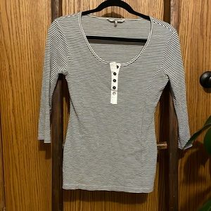 BKE 3/4 sleeve Henley with dark gray buttons
